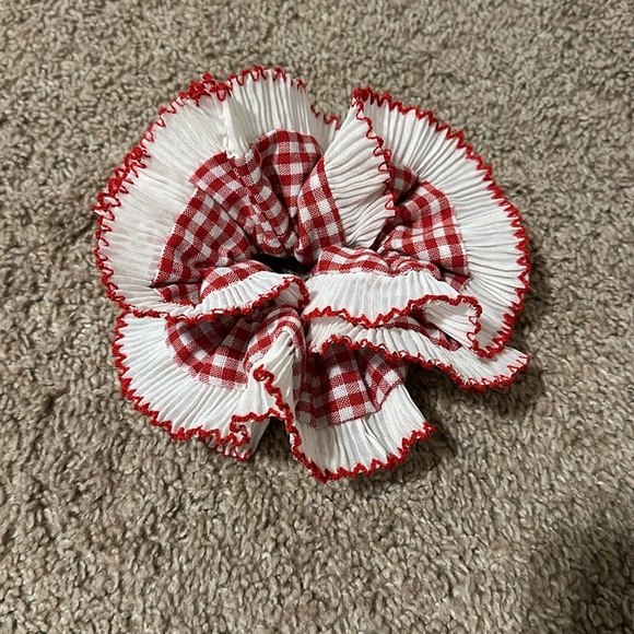 Scrunchie - Picture 2 of 3